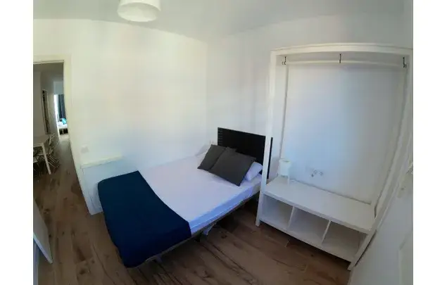 Habitaci
ón 80m
² L'Hospitalet de Llobregat Estancia Media Larga