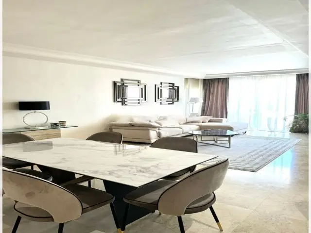 Piso de 2 Dormitorios en venta Puerto Banus, España