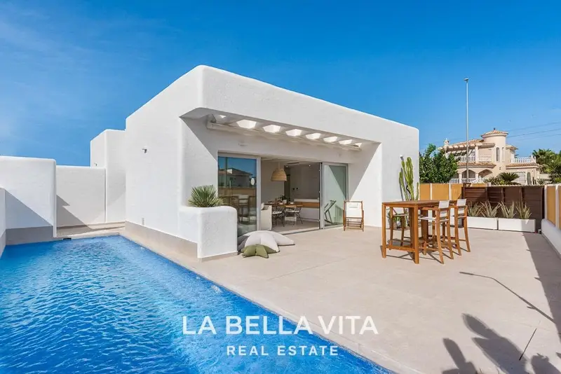 Chalet en Venta Dolores Alicante Estilo Ibiza