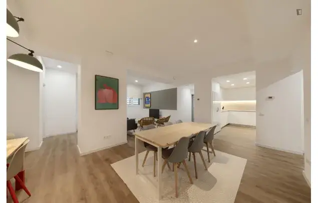 Apartamento 5 Dormitorios Barcelona Alquiler 3-24 Meses