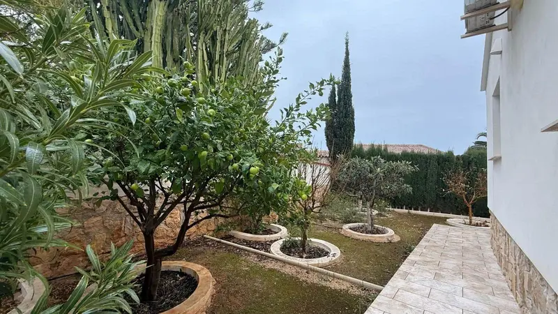 Chalet Reformado en La Nucia 3 Dormitorios Piscina Jardin