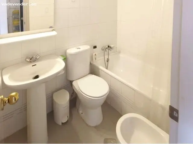 Estudio en Sevilla Este con Garaje y Piscina Ideal para Inversión