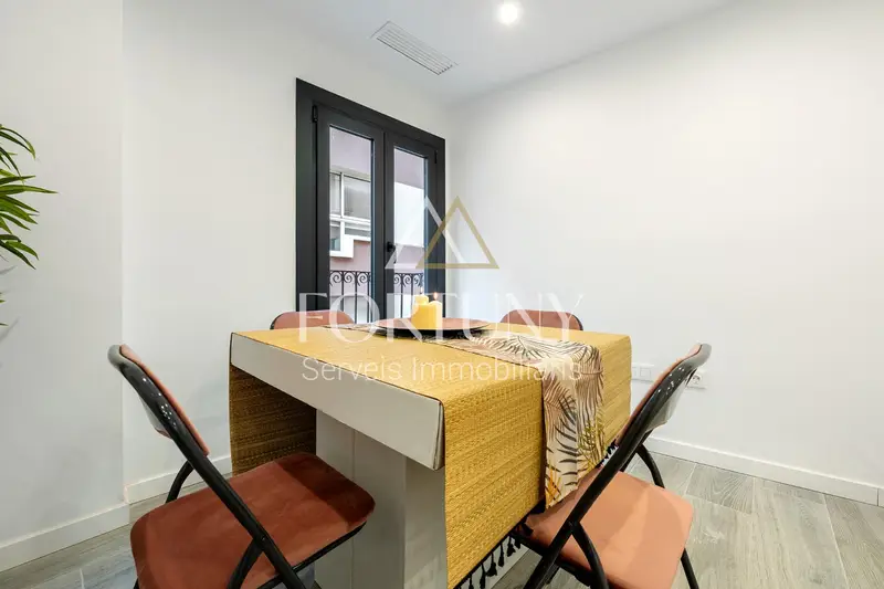 Venta Piso Reformado Centro Reus 2 Dormitorios Balcon