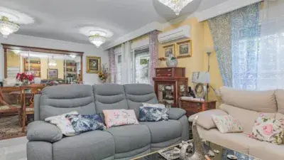Casa adosada en venta con piscina y jardin