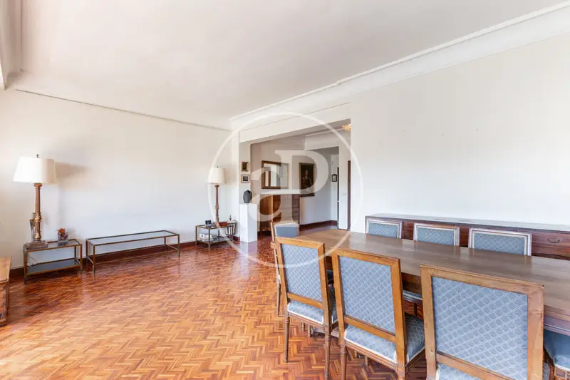 Piso en Venta en Jacinto Benavente Valencia