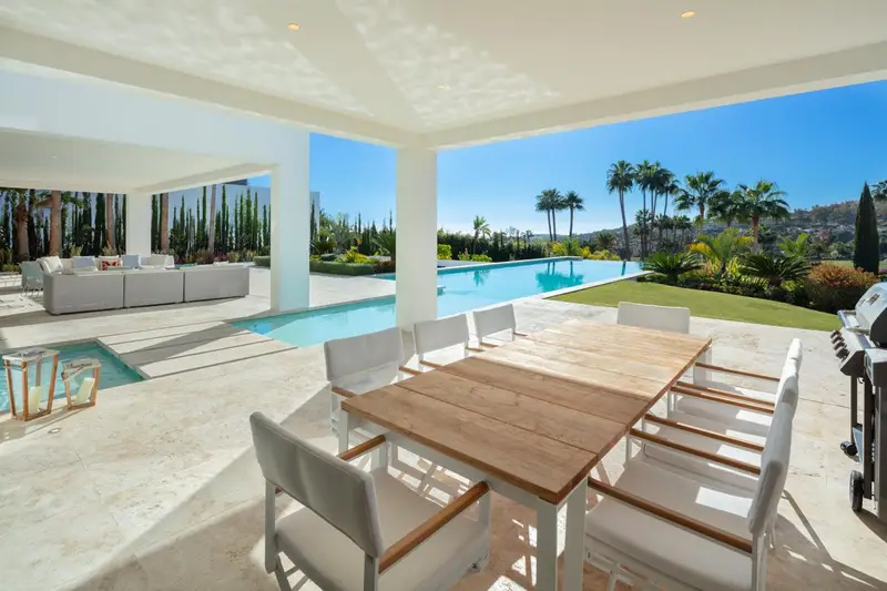 Villa de Lujo Moderna 6 Dormitorios Nueva Andalucía