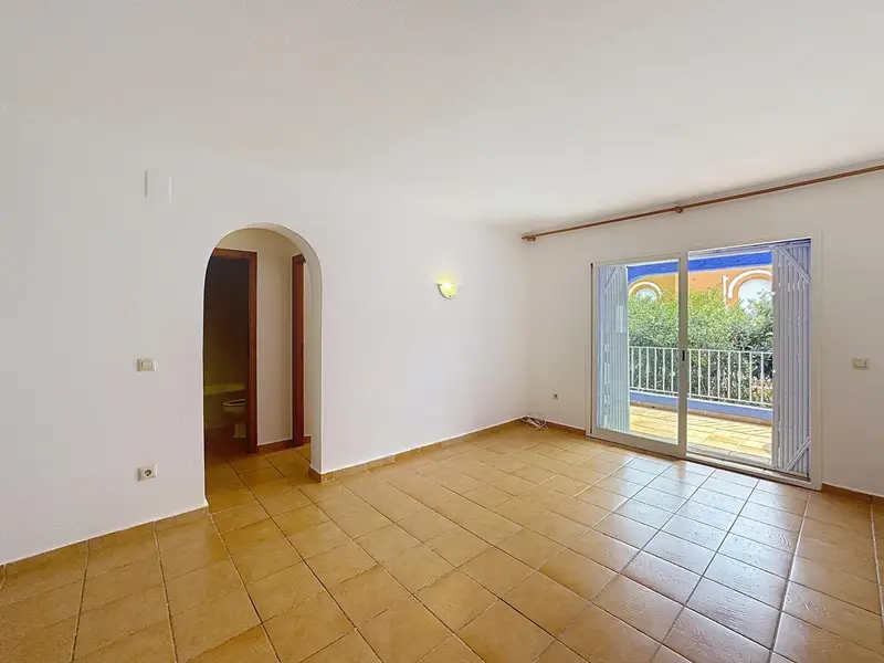 Apartamento en Cumbre del Sol con Jardin Privado y Piscina
