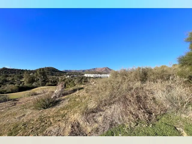 Terreno en Venta Valle Romano Estepona Vistas Golf Mar Lago