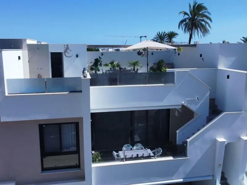 Apartamento en San Pedro del Pinatar con Terraza y Azotea