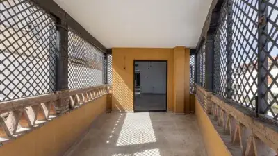 Piso en Venta en La Zubia con Garaje y Ascensor