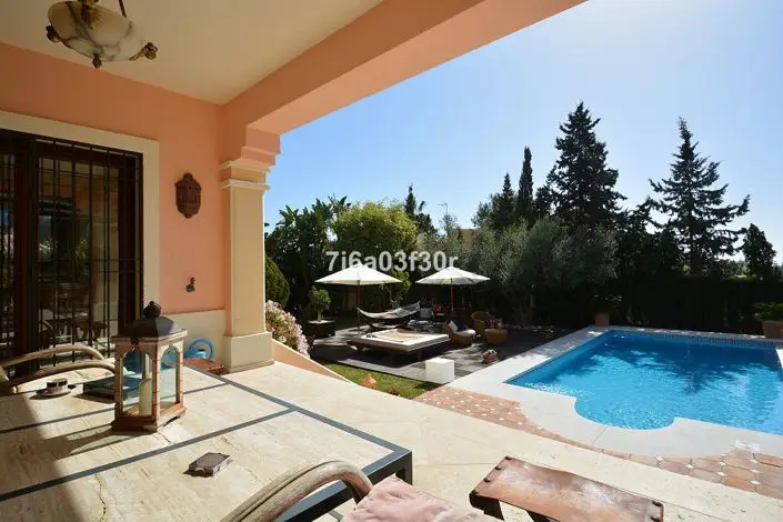 Villa Lujo 5 Dormitorios Puerto Banus Vistas al Mar