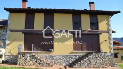 Casa adosada en venta en Puentedey