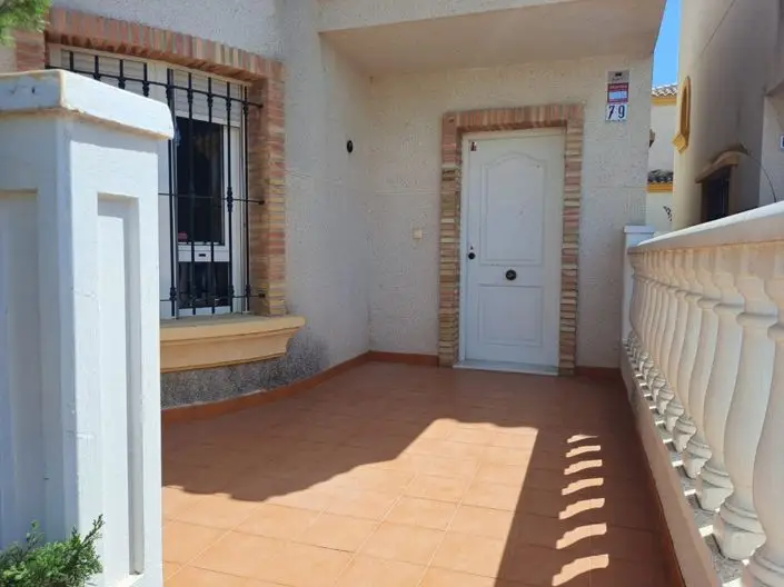 Bungalow en Los Montesinos 3 Dormitorios 2 Baños Jardin Terraza