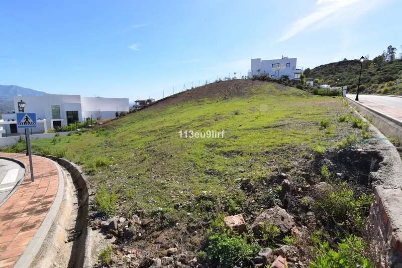 Terreno en Venta Mijas con Vistas Panoramicas y Licencia de Construccion