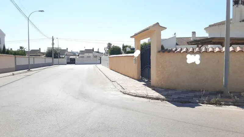 Dos Casas en una Parcela - Jacuzzi, 4 Coches, Ideal Familias e Inversores