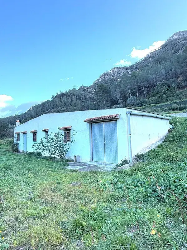 Masia con terreno fertil en Benifallet