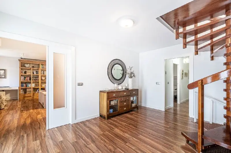 Venta Villa con calefacción en Monteluz Peligros