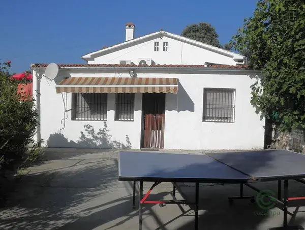 Dos Casas con Terreno en Carretera de Caceres