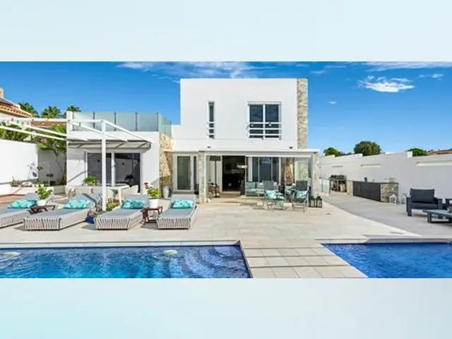Villa de Lujo 4 Dormitorios Ciudad Quesada