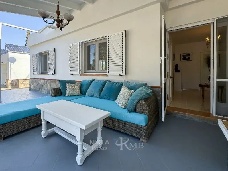 Chalet en Vera Ciudad con Piscina y Paneles Solares