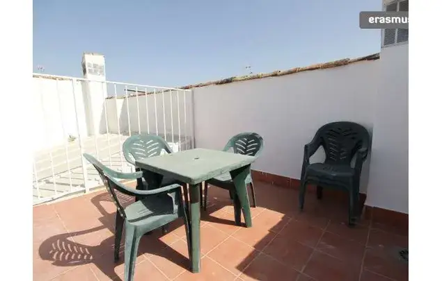 Rent 2 bedroom apartment in Granada