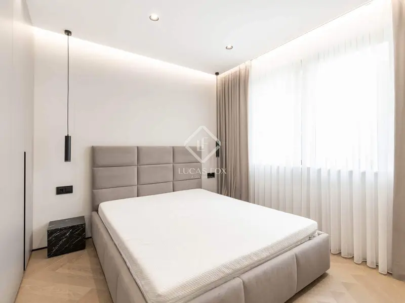 Chalet en venta Castelldefels 6 dormitorios 5 baños