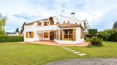 Casa en Alquiler en Palleja Ideal para Familias