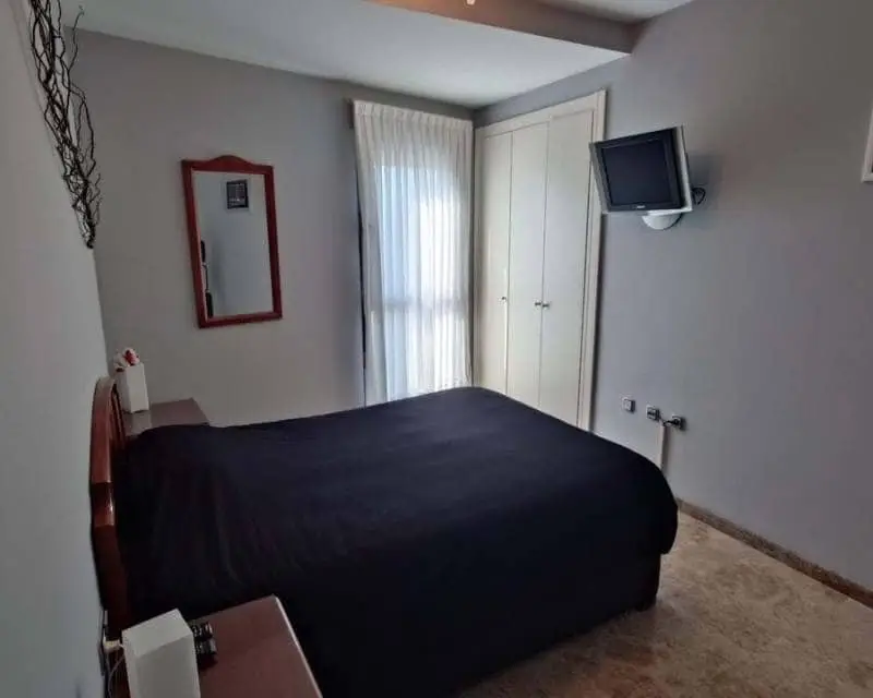 Apartamento en Benidorm con Vistas al Mar y Piscina