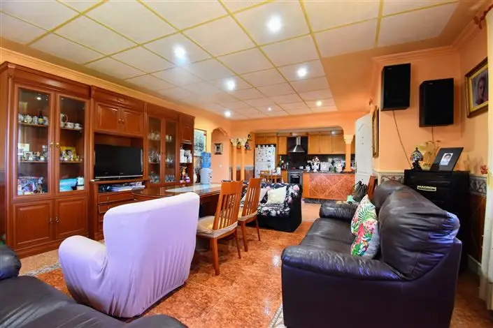 Villa de 3 Dormitorios en Venta en Montserrat