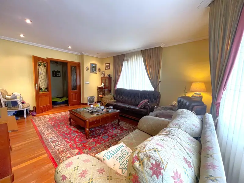 Chalet Adosado en Erandio Goikoa con Jardin 200m2