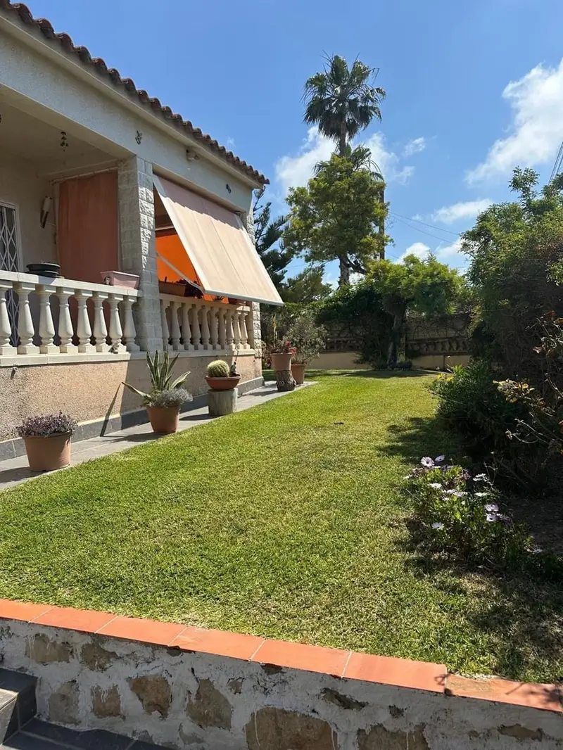 Chalet en venta en Calafell con vistas al mar
