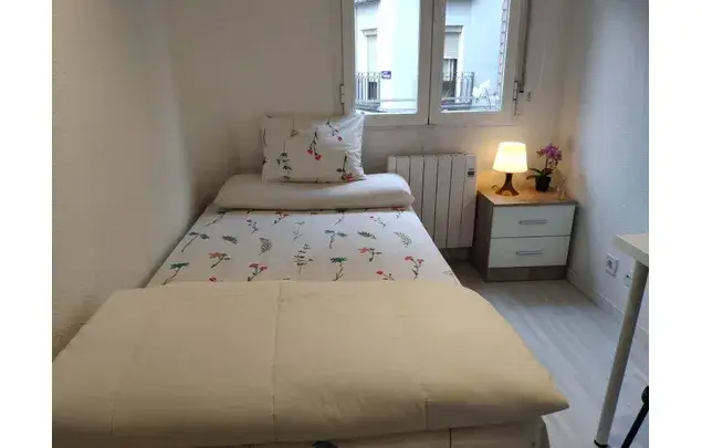 Habitacion 50m2 Madrid Vallecas Cerca Metro Amueblada