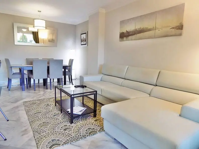 Piso de 2 Dormitorios alquiler Nueva Andalucia, España