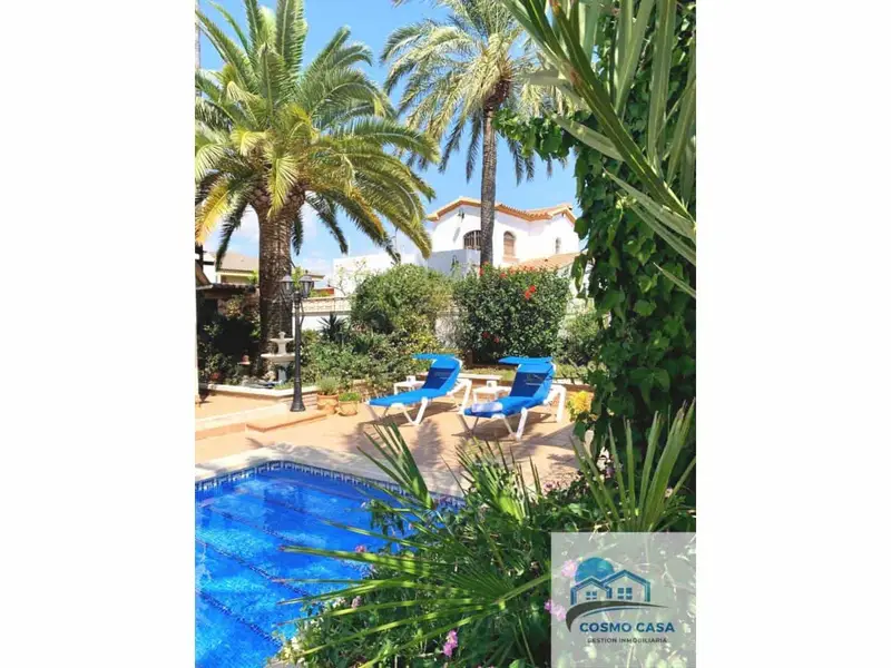 Chalet en Cambrils Zona Ardiaca 5 Dormitorios Piscina Jardin