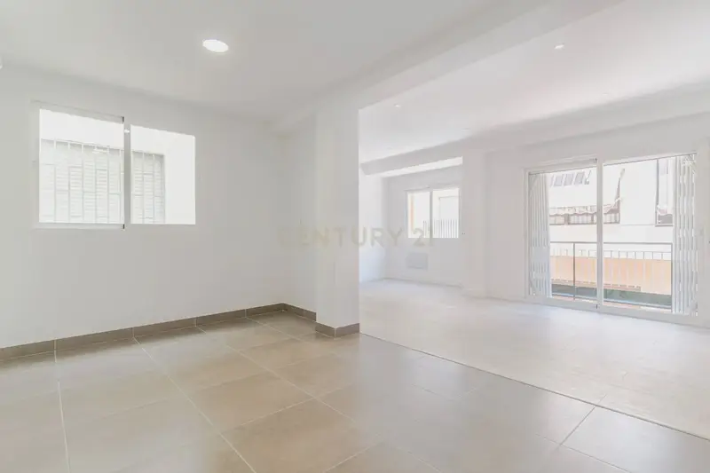 Piso en Venta Motril 4 Dormitorios 2 Baños Recientemente Reformado
