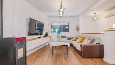 Chalet Adosado Moderno en Vegas del Genil