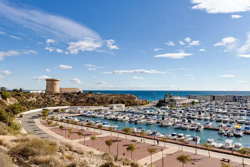 Apartamento en venta en El Campello, Alicante