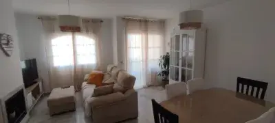Chalet Adosado en Alquiler Cerca de la Playa