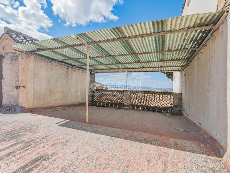Ático en venta Albaicín para reformar con terraza y vistas