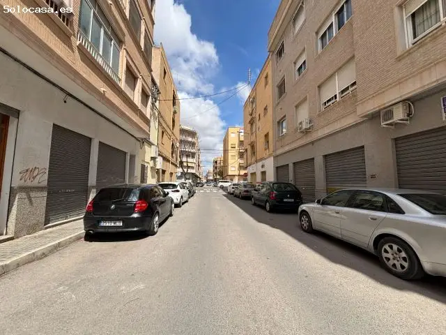 Local Comercial en Novelda con Parking y Excelente Ubicacion