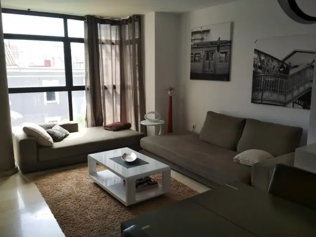 Apartamento 2 Dormitorios Valencia Centro con Estacionamiento