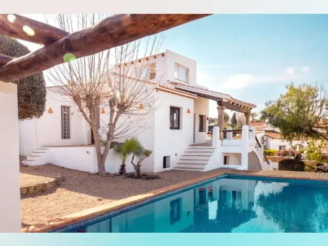Villa de Lujo con 4 Dormitorios en Venta Valencia