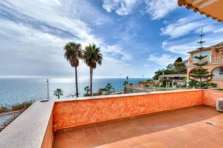 Villa de Lujo en Benalmádena Costa 8 Dormitorios Primera Línea de Playa