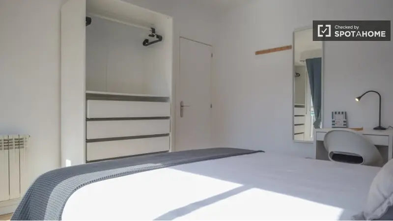 Habitación en alquiler en un apartamento de 5 dormitorios en Prosperidad, Madrid