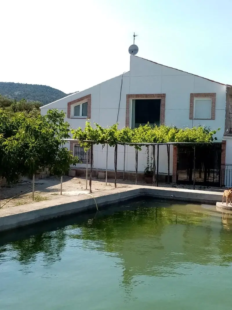 Chalet 8 Dormitorios Castalla Alicante
