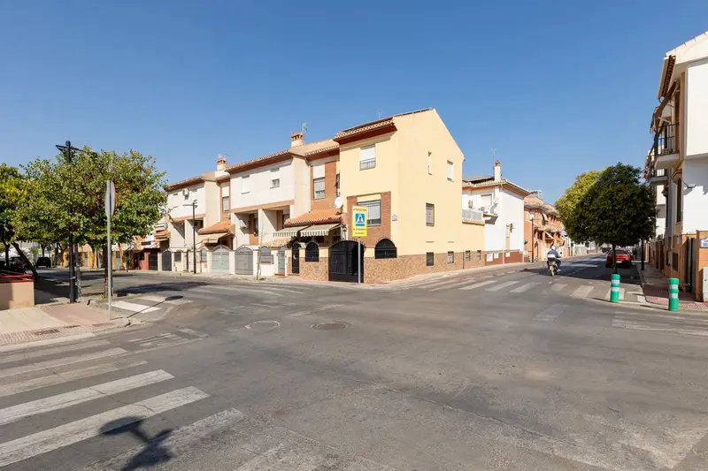 Casa Adosada en Armilla junto a Nevada