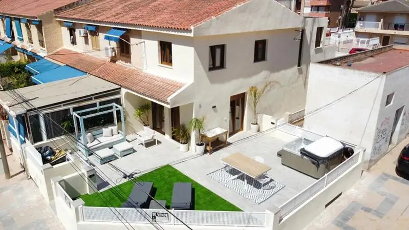 Adosado en Santiago de la Ribera con Jacuzzi y Terraza Grande