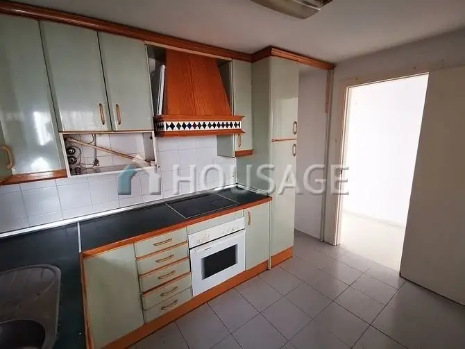 Piso en venta en Estepona con garaje y trastero cerca de la playa