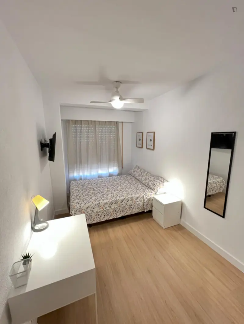 Habitaci	ón Doble en Piso de 4 Dormitorios Alicante
