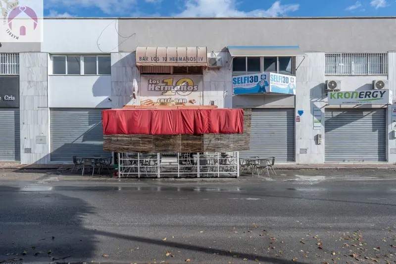 Local Comercial con Terraza en Albolote - Venta